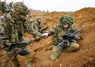 جنرال بريطاني يحذر من أن الناتو ليس مستعدًا للحرب مع روسيا