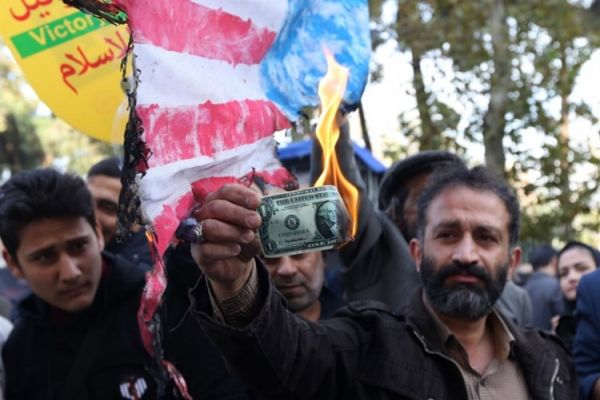 إيران تكشف عن أهم أسرار صمودها.. "اقتصاد مقاومتی"!