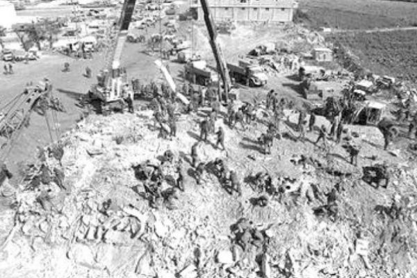 "يديعوت أحرونوت" تكشف كذب الرواية الإسرائيلية حول تفجير صور عام 1982