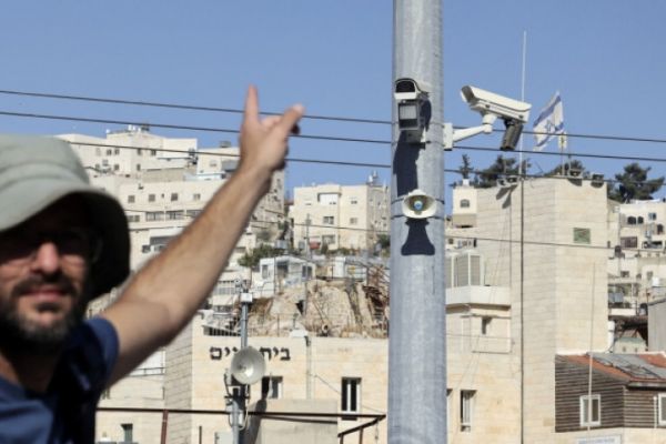 لا مكان للاختباء: تأثير نظام المراقبة الإسرائيلي على الفلسطينيين