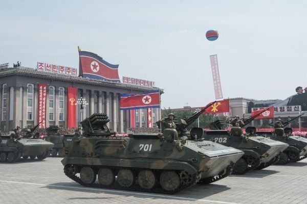 كيف يُشكّل جيش كوريا الشمالية الضخم سيناريو مرعبًا لأمريكا؟